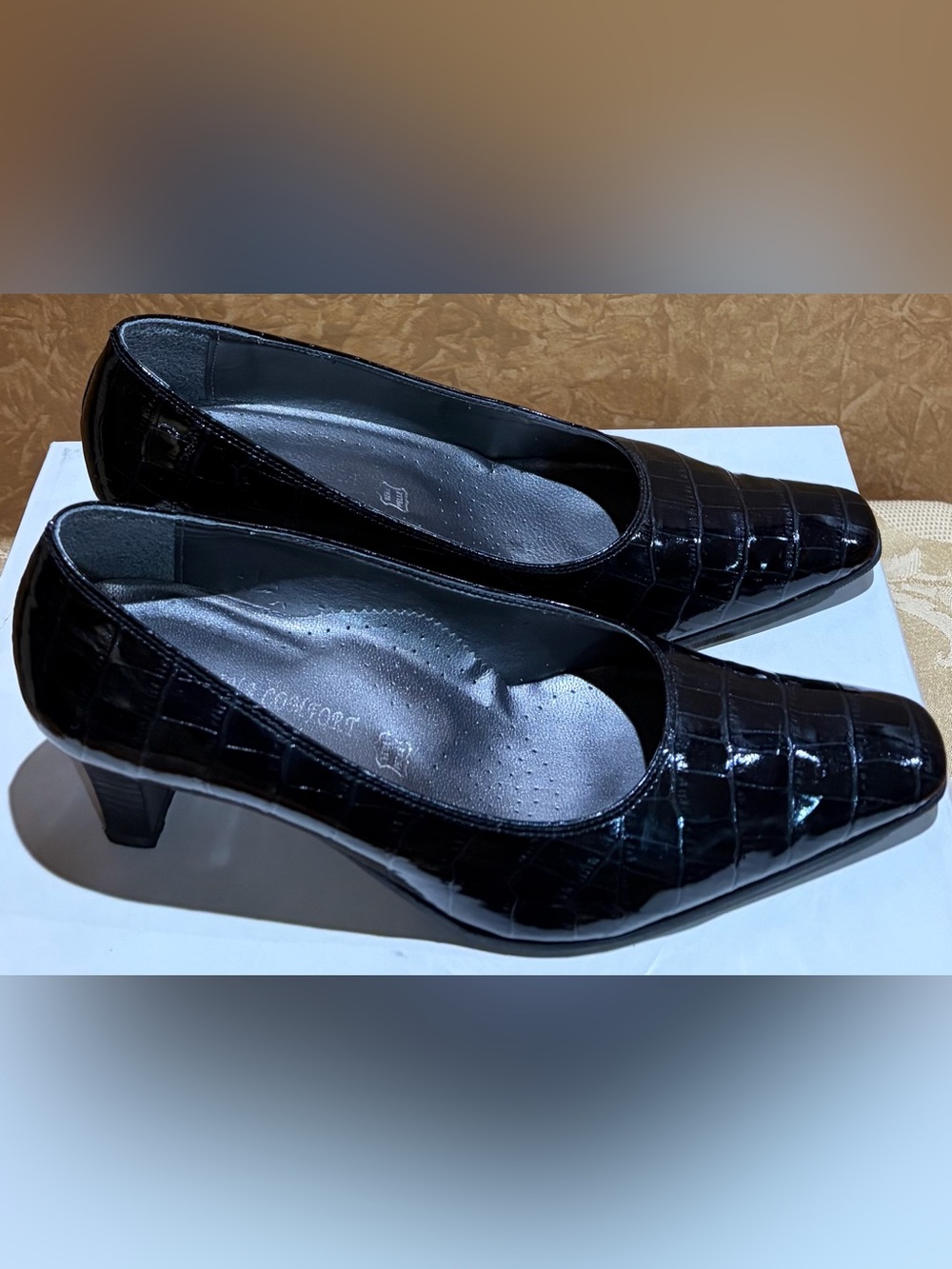 Women’s Pointed Heels, Size 38 - Picture 2 of 6